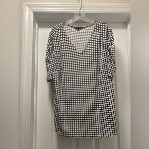 Black and white Adrianna Papell blouse size 1x